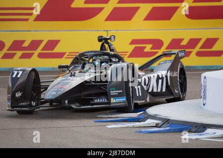 Berlin, Germany, May 13th, 2022. 2022 Shell Recharge Berlin E-Prix, 2021-22 ABB FIA Formula E World Championship, Tempelhof Airport Circuit in Berlin, Germany  Pictured: #11 Lucas DI GRASSI (BRA) of ROKiT Venturi Racing    © Piotr Zajac/Alamy Live News Stock Photo