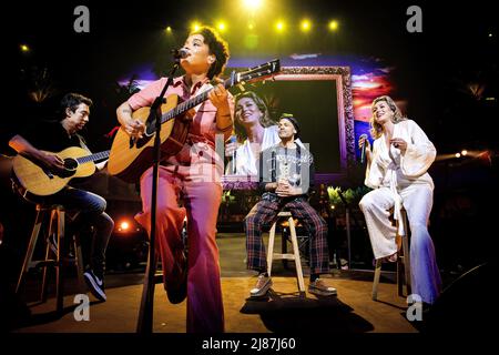 Rotterdam, Netherlands. 13th May, 2022. 2022-05-13 21:22:08 ROTTERDAM - Julia Zahra, Alain Clark and Do during Best Singers Live. ANP RAMON VAN FLYMEN netherlands out - belgium out Credit: ANP/Alamy Live News Stock Photo