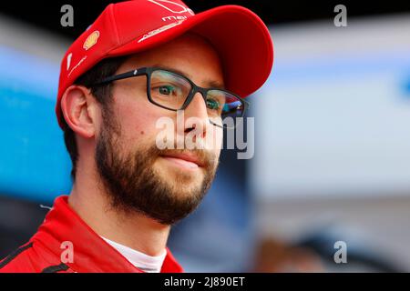 Berlin, Germany. 14th May, 2022. SIMS Alexander (gbr), Mahindra Racing, Mahindra M7Electro, portrait during the 2022 Berlin ePrix, 5th meeting of the 2021-22 ABB FIA Formula E World Championship, on the Tempelhof Airport Street Circuit from May 13 to 15, in Berlin - Photo Frédéric Le Floch / DPPI Credit: DPPI Media/Alamy Live News Stock Photo