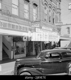 Street corner, Williamette Valley. Small town during hop season. Independence, Polk County, Oregon. Stock Photo