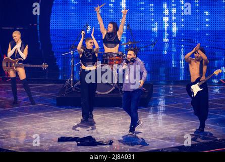 14 May 2022, Italy, Turin: A recording executive apologized for the substitute performance at the third dress rehearsal for the Eurovision Song Contest (ESC) final. Scheduled to perform was the 2021 winning Italian band Måneskin, but instead their new song 'Supermodel' was recorded, but dancers stood on stage as a substitute instead of the band members. The international music competition will be held for the 66th time. In the final, the winning song will be chosen from a total of 40 musical entries. (to dpa: 'Boos at ESC dress rehearsal - winning band Måneskin not on stage') Photo: Jens Büttn Stock Photo