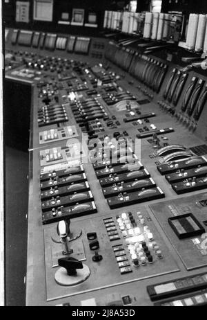 Oconee nuclear power plant in South Carolina, operated by Duke Power Company 1979, identical to the Three Mile Island plant which had a meltdown accident. This is the control room with all the complex controls and monitors. Stock Photo