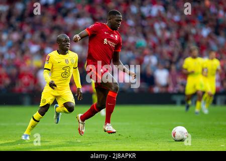 LONDON, UK. MAY 14TH Naby Keita of Liverpool controls the ball during the FA Cup Final between Chelsea and Liverpool at Wembley Stadium, London on Saturday 14th May 2022. (Credit: Federico Maranesi | MI News) Credit: MI News & Sport /Alamy Live News Stock Photo