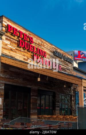 Rosemont, IL - APRIL 23, 2022: Exterior of Pete's Dueling Piano Bar Stock Photo