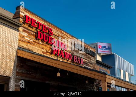 Rosemont, IL - APRIL 23, 2022: Exterior of Pete's Dueling Piano Bar Stock Photo