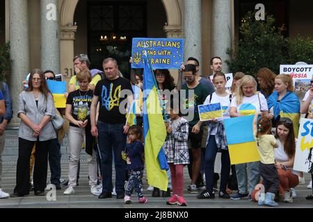 Sydney, Australia. 15th May 2022. Ukrainians held a protest at Customs House, Circular Quay against the Russian invasion of Ukraine. Credit: Richard Milnes/Alamy Live News Stock Photo