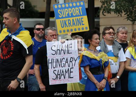 Sydney, Australia. 15th May 2022. Ukrainians held a protest at Customs House, Circular Quay against the Russian invasion of Ukraine. Credit: Richard Milnes/Alamy Live News Stock Photo