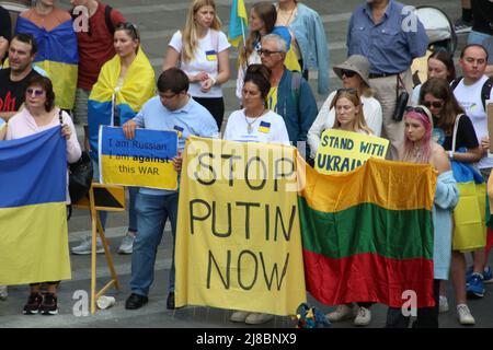 Sydney, Australia. 15th May 2022. Ukrainians held a protest at Customs House, Circular Quay against the Russian invasion of Ukraine. Credit: Richard Milnes/Alamy Live News Stock Photo