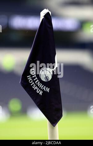 London, UK. 15th May, 2022. Tottenham Hotspur FC corner flag. Premier League match, Tottenham Hotspur v Burnley at the Tottenham Hotspur Stadium in London on Sunday 15th May 2022. this image may only be used for Editorial purposes. Editorial use only, license required for commercial use. No use in betting, games or a single club/league/player publications. pic by Steffan Bowen/Andrew Orchard sports photography/Alamy Live news Credit: Andrew Orchard sports photography/Alamy Live News Stock Photo