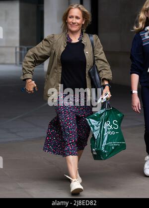 London, UK. 15th May, 2022. Presenter Sophie Raworth leaves BBC Broadcasting House after hosting ‘Sunday Morning' in London. (Photo by Tejas Sandhu/SOPA Images/Sipa USA) Credit: Sipa USA/Alamy Live News Stock Photo