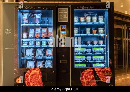 Barbecue food vending machine, food vending machines, fresh eggs, meat, sausages, sauces, various food for barbecuing, Wildekiste, egg crate, in Münst Stock Photo