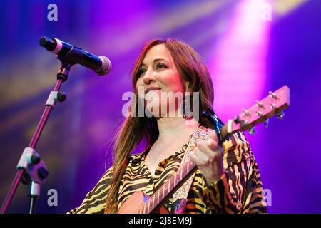Madrid, Spain. 15th May, 2022. Singer Mai Meneses known as Nena Daconte performs during the concert of San Isidro at Madrid's Plaza Mayor. Credit: SOPA Images Limited/Alamy Live News Stock Photo