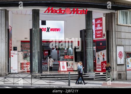 History of MEDIA MARKT Media Markt is a German chain of stores