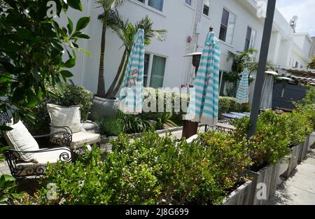 Los Angeles, California, USA 15th May 2022 A general view of atmosphere of Outdoor Dining on May 15, 2022 in Los Angeles, California, USA. Photo by Barry King/Alamy Stock Photo Stock Photo