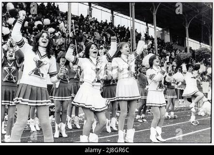 1984 - Los Angeles Rams Cheerleaders perform during the homecoming of the  battleship USS NEW JERSEY (BB-62). The ship is returning to home port after  11 months at sea Stock Photo - Alamy