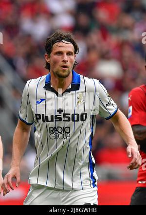 Milano, Italy. 15th May, 2022. Hans Hateboer (33) of Atalanta seen in the Serie A match between AC Milan and Atalanta at San Siro in Milano. (Photo Credit: Gonzales Photo/Alamy Live News Stock Photo