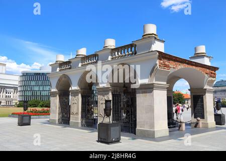 WARSAW, POLAND - JUNE 19, 2016: People visit the Tomb of the Unknown Soldier (Grob Nieznanego Zolnierza) in Warsaw, Poland. Warsaw is the capital city Stock Photo