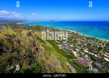 Aerial view of the oceanfront neighborhood of Lanikai Bay in Kailua, as seen from the Lanikai Pillbox hike, on the eastern side of Oahu in Hawaii, Uni Stock Photo