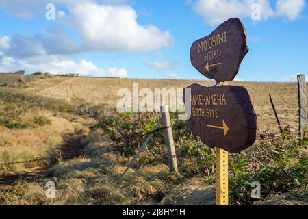 Direction signs to Mo'okini Heuiau and Kamehameha birth place in the north of Big Island, Hawaii - Coastal trail in the Kohala Historical Sites State Stock Photo