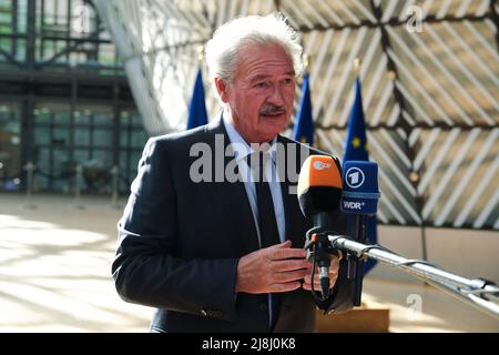 Brussels, Belgium. 16th May, 2022. Luxembourg Foreign Minister Jean Asselborn arrives for a Foreign Affairs Council (FAC) meeting at the EU headquarters in Brussels, Belgium on May 16, 2022. Credit: ALEXANDROS MICHAILIDIS/Alamy Live News Stock Photo
