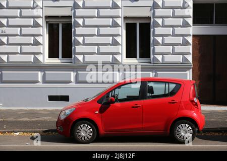 SIENA, ITALY - MAY 3, 2015: Opel Agila car parked in Siena, Italy. Agila  was manufactured in years 2000-2015 Stock Photo - Alamy