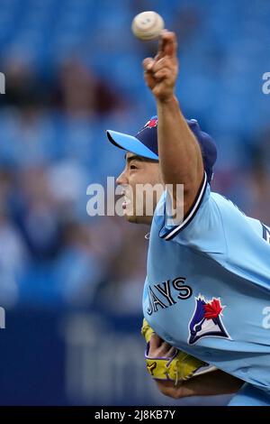 Toronto, Canada, May 3, 2022. Toronto Blue Jays starting pitcher Alek Manoah  (6) throws during first inning American League MLB baseball action against  the n in Toronto on Tuesday, May 3, 2022.