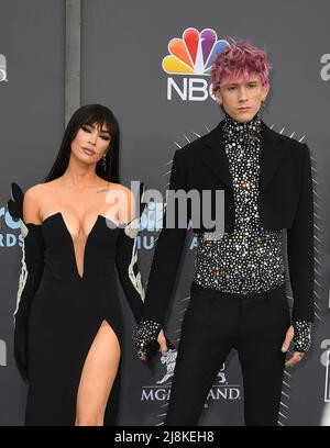 Las Vegas, USA. 15th May, 2022. Megan Fox, Machine Gun Kelly attend the 2022 Billboard Music Awards at MGM Grand Garden Arena on May 15, 2022 in Las Vegas, Nevada. Photo: Casey Flanigan/imageSPACE Credit: Imagespace/Alamy Live News Stock Photo