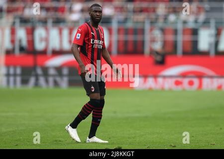 Milan, Italy, 15th May 2022. Fikayo Tomori of AC Milan looks on during the Serie A match at Giuseppe Meazza, Milan. Picture credit should read: Jonathan Moscrop / Sportimage Stock Photo