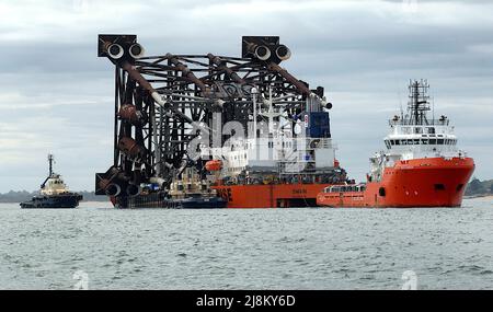 Pacific Buccaneer And Swan Dockwise Heavy Lift Vessel Transport The ...