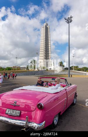 Classic American cars and Monumento a José Martí (José Martí Memorial), Plaza de la Revolución, Avenida Paseo, Havana, La Habana, Republic of Cuba Stock Photo
