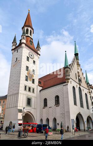 Old Munich Town Hall (Altes Rathaus) with Talburg Gate at Marienplatz ...