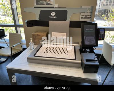 USA. 04th May, 2022. Mashgin touchless self checkout system in San Francisco, California, May 4, 2022. (Photo by Smith Collection/Gado/Sipa USA) Credit: Sipa USA/Alamy Live News Stock Photo