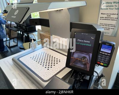 USA. 04th May, 2022. Mashgin touchless self checkout system in San Francisco, California, May 4, 2022. (Photo by Smith Collection/Gado/Sipa USA) Credit: Sipa USA/Alamy Live News Stock Photo