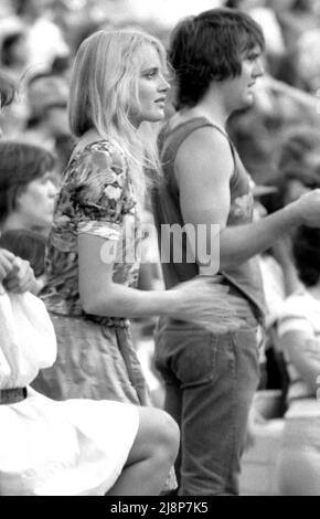 A young Daryl Hannah watches as her then boyfriend Jackson Browne