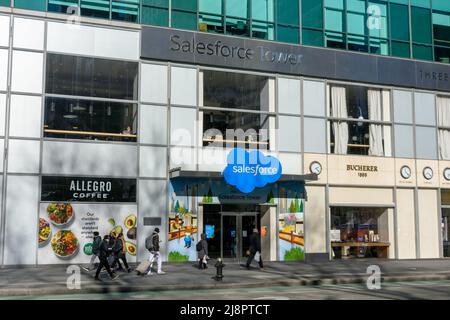 Exterior view of the entrance to Salesforce Tower building - New York, USA, 2022 Stock Photo