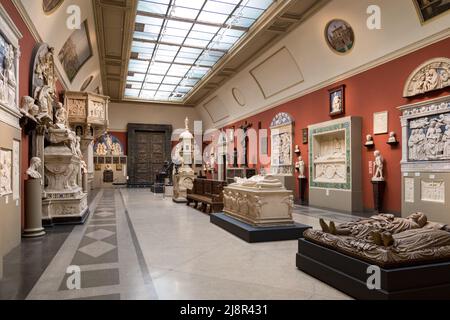 Moscow, Russia - October 29, 2015: Pushkin Museum of Fine Arts is largest museum of European art in Moscow, Russia Stock Photo