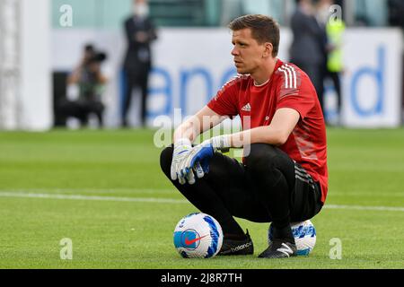 Turin, Italy. 16th May, 2022. Wojciech Szczesny of Juventus FC warms up before the Serie A 2021/22 football match between Juventus FC and SS Lazio at the Allianz Stadium. Credit: SOPA Images Limited/Alamy Live News Stock Photo