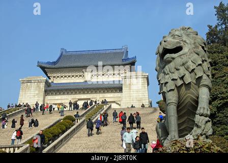 Nanjing, Jiangsu, China: Mausoleum of Dr Sun Yat Sen at Zhongshan Mountain National Park, Nanjing. Lion statue in front of the Sacrificial Hall. Stock Photo