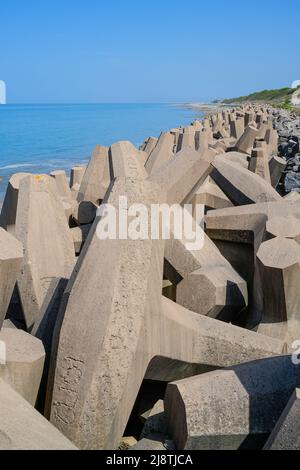 Sea Defence Stone Rocks Rock armour along the sea wall at Langstone Rock, Dawlish Warren Stock ...