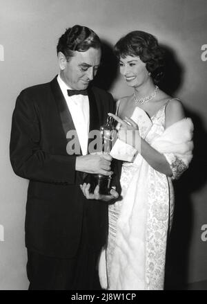 David Lean, Sophia Loren, 30th Academy Awards - 1958. File Reference # 34145-763THA Stock Photo