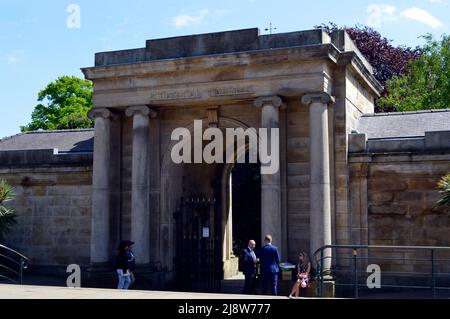 SHEFFIELD. SOUTH YORKSHIRE. ENGLAND. 05-14-22. The Botanical Gardens main entrance on Clarkehouse Road. Stock Photo