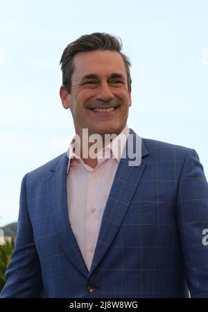 Cannes, France. 18th May, 2022. Jon Hamm at the Top Gun: Maverick film photo call at the 75th Cannes Film Festival. Credit: Doreen Kennedy/Alamy Live News. Stock Photo