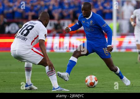SEVILLE, SPAIN - MAY 18: Almamy Toure of Eintracht Frankfurt challenges Glen Kamara of Rangers FC during the UEFA Europa League Final match between Eintracht Frankfurt and Rangers FC at Estadio Ramon Sanchez-Pizjuan on May 18, 2022 in Seville, Spain (Photo by Dax Images/Orange Pictures) Stock Photo