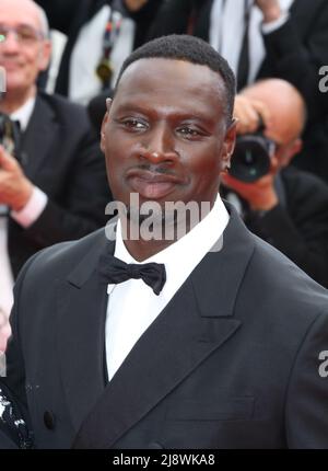 Cannes, France. 18th May, 2022. Omar Sy arriving on the red carpet for the  gala screening of Top Gun: Maverick at the 75th Cannes Film Festival in Cannes, France. Credit: Doreen Kennedy/Alamy Live News. Stock Photo
