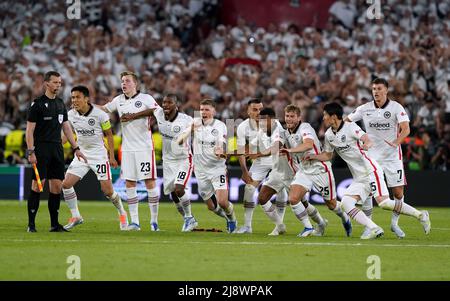 Eintracht Frankfurt players celebrate victory following the penalty shoot out to win the UEFA Europa League at the Estadio Ramon Sanchez-Pizjuan, Seville. Picture date: Wednesday May 18, 2022. Stock Photo