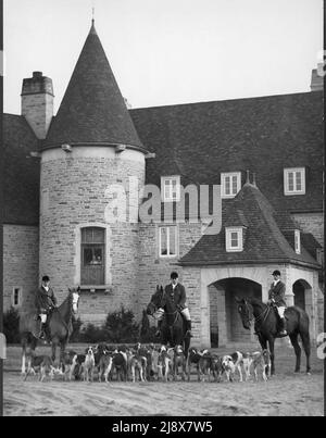 Inaugural hunt of the Toronto Hunt Club at Eaton Hall, in King City, Ontario, Canada  ca.  1930 Stock Photo