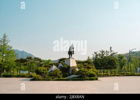 Seoul, Korea - May 17, 2022 : Statue of Gang Gam-chan at Nakseongdae Park Stock Photo