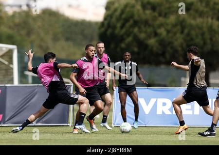 LAGOS - (lr) Alireza Jahanbakhsh, Cyriel Dessers, Jorrit Hendrix, Tyrell Malacia, Orkun Kokcu in action during a Feyenoord training camp in Lagos. The team from Rotterdam is preparing in Portugal for the final of the UEFA Conference League against AS Roma in Tirana. KOEN VAN WEEL Stock Photo