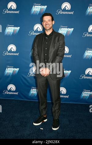 Tony Romo and wife Candice Crawford attend the Paramount Upfront