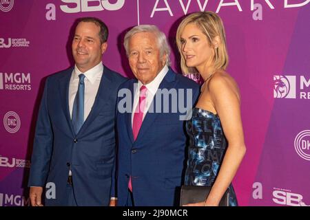 New York, United States. 18th May, 2022. Dan Kraft, Robert Kraft and Dana Blumberg attend the 15th Annual Sports Business Awards at New York Marriott Marquis Hotel in New York City. (Photo by Ron Adar/SOPA Images/Sipa USA) Credit: Sipa USA/Alamy Live News Stock Photo